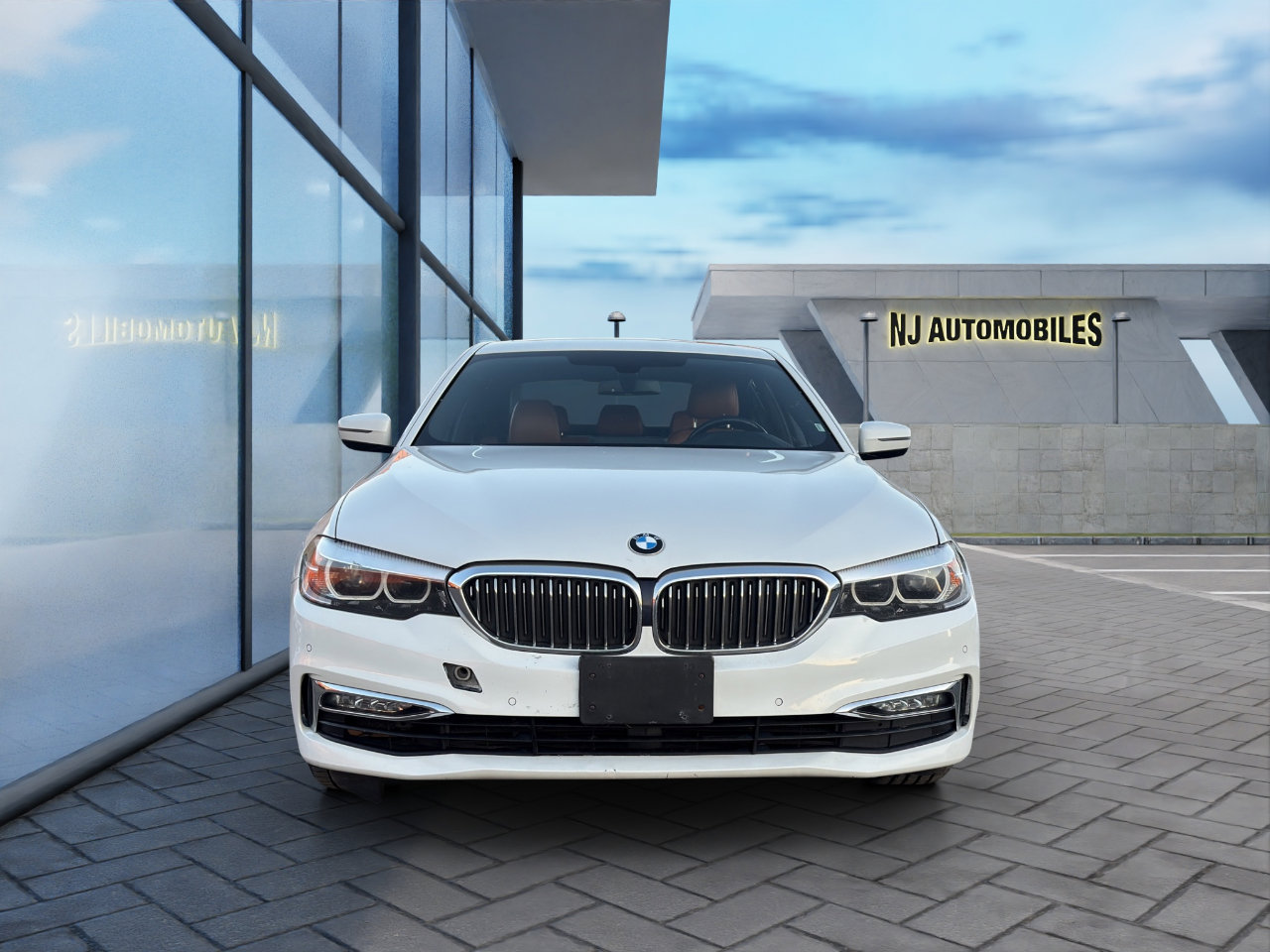 Used 2018 BMW 540i xDrive w/ Premium Package image 2
