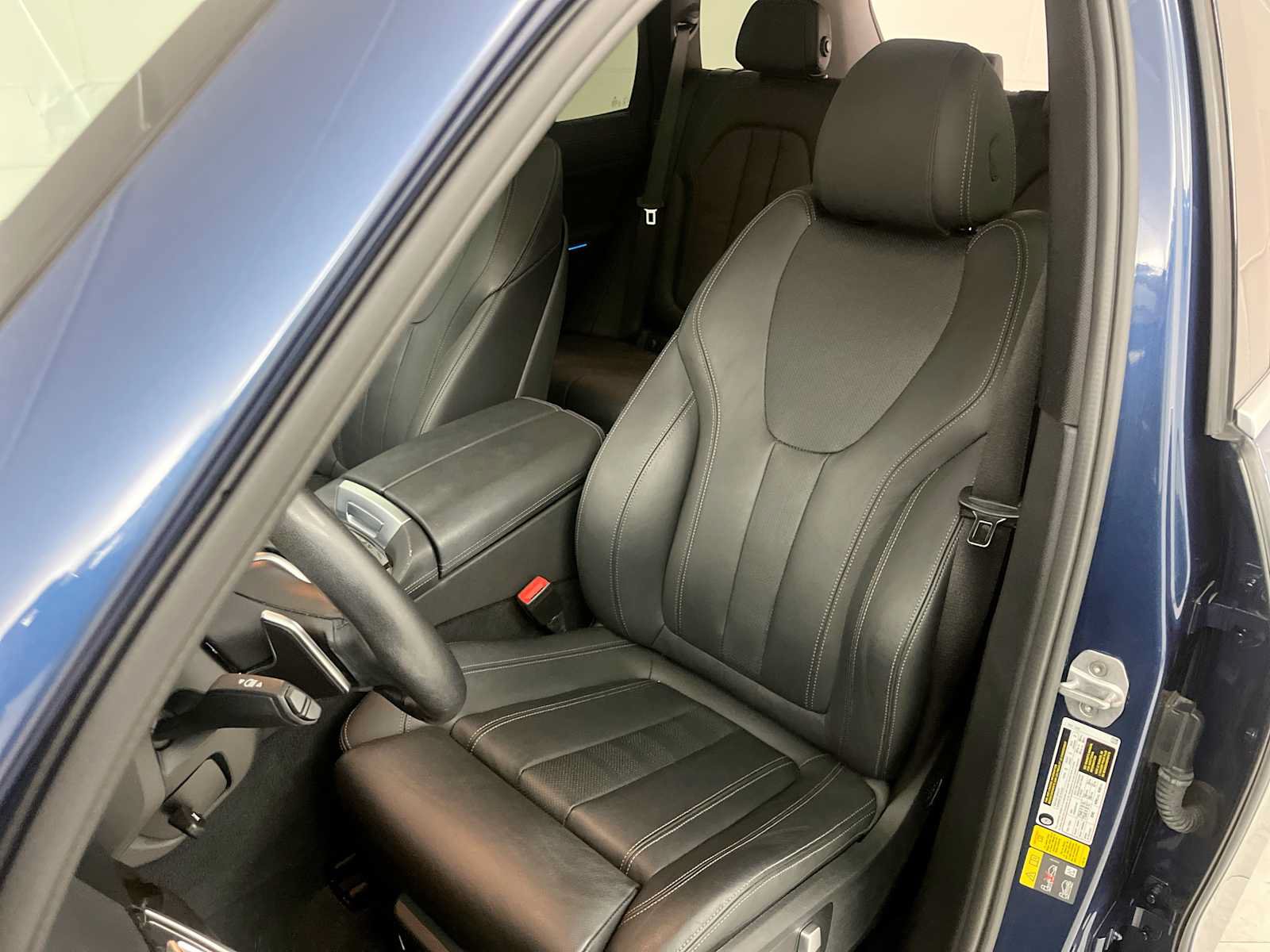 Used 2021 BMW X5 xDrive45e w/ Parking Assistance Package AWD/4WD image 19