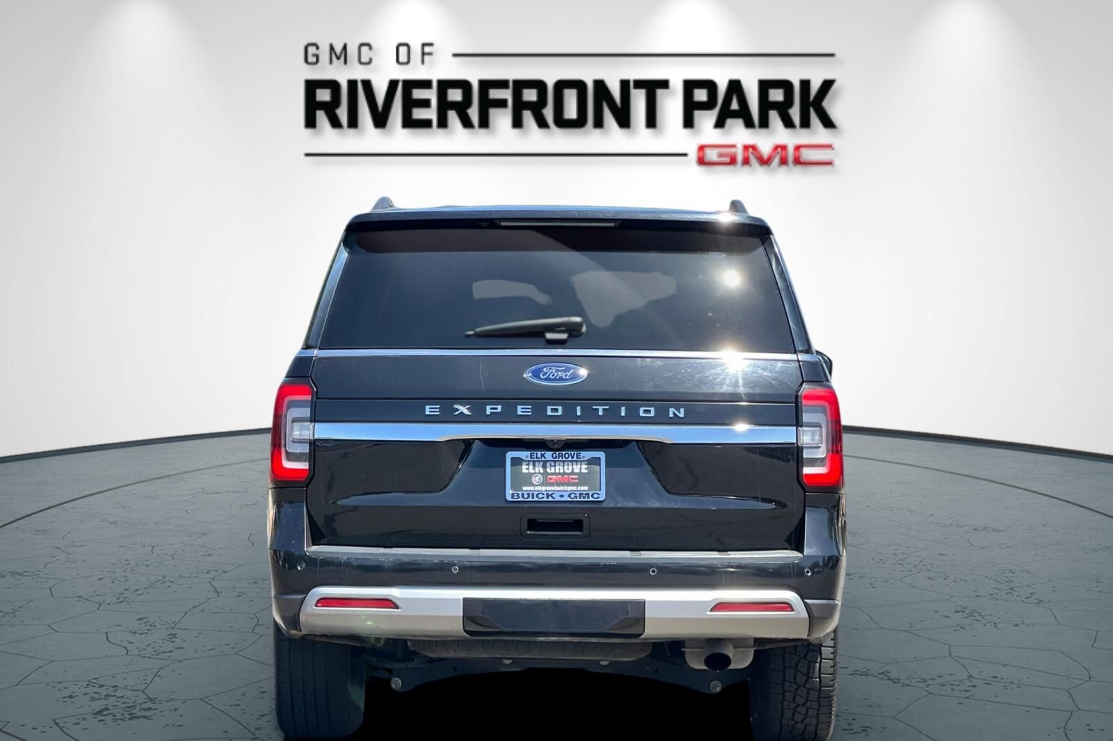 Used 2023 Ford Expedition Limited image 4