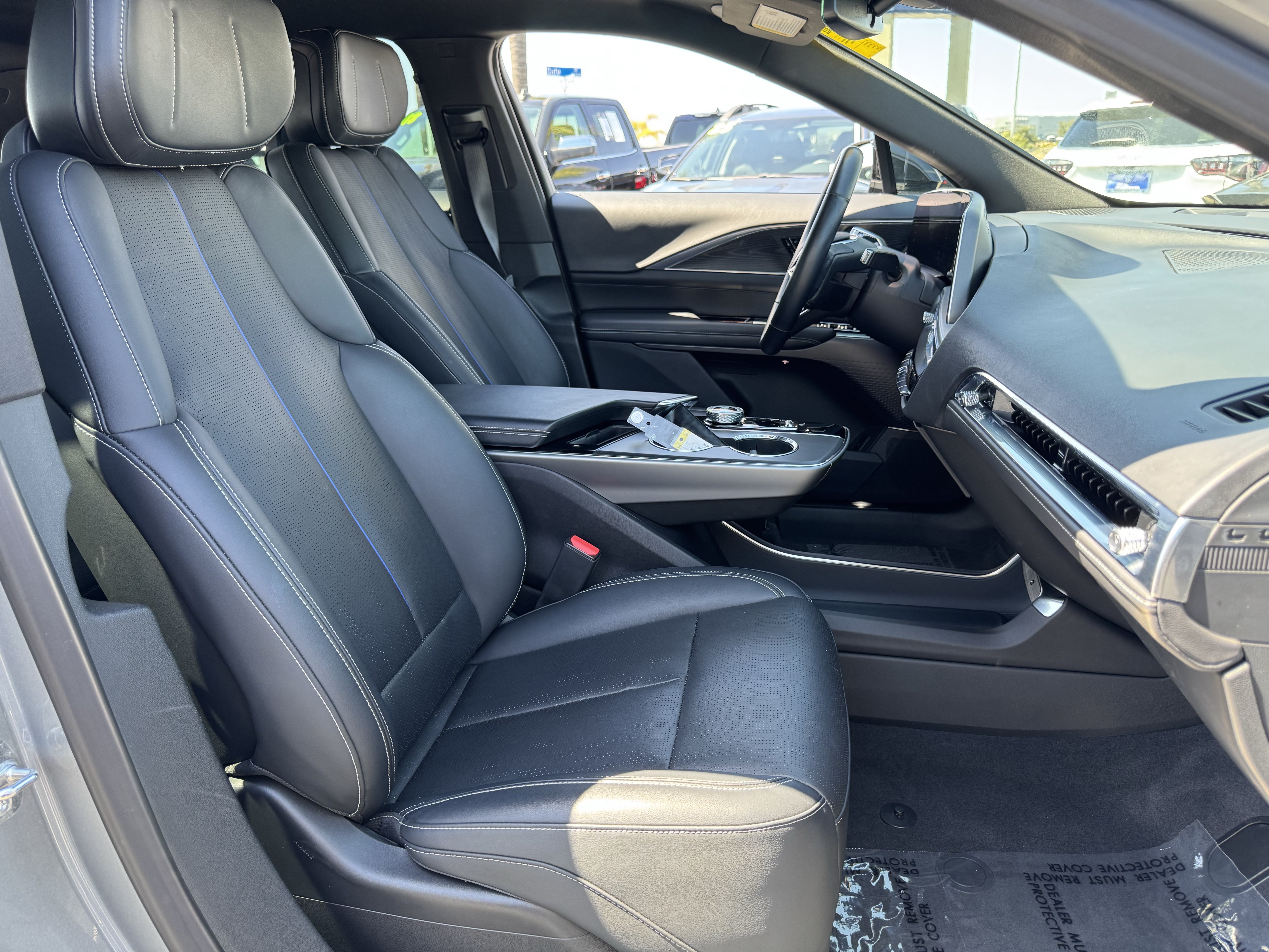 Used 2024 Cadillac Lyriq Luxury w/ LPO, Floor Liner Package RWD image 34