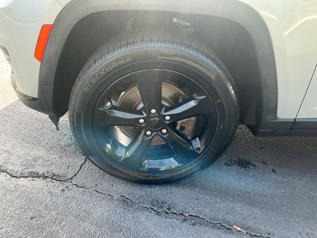Used 2021 Jeep Grand Cherokee L Laredo RWD image 15