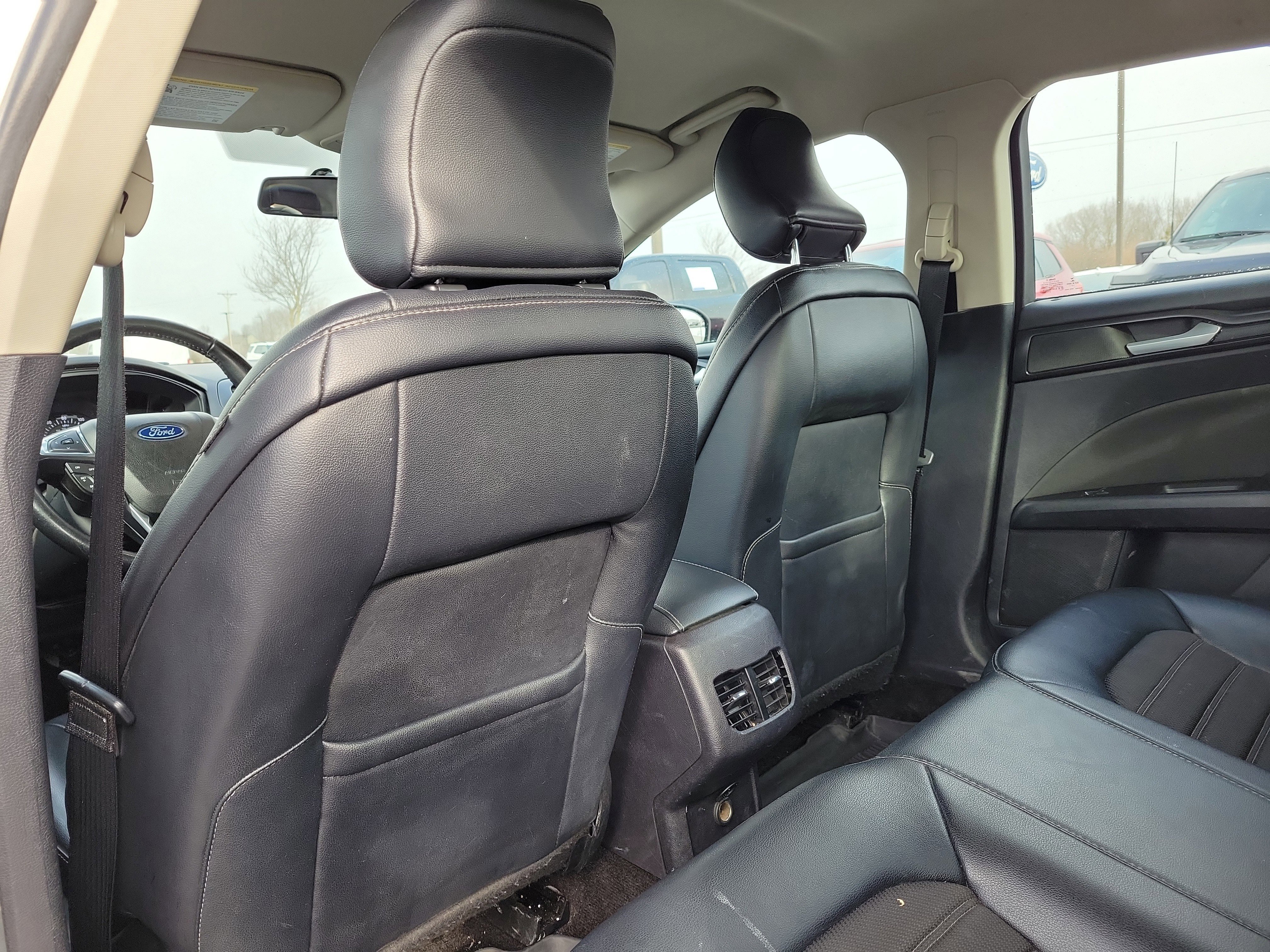 Used 2018 Ford Fusion SE w/ Equipment Group 201A image 11