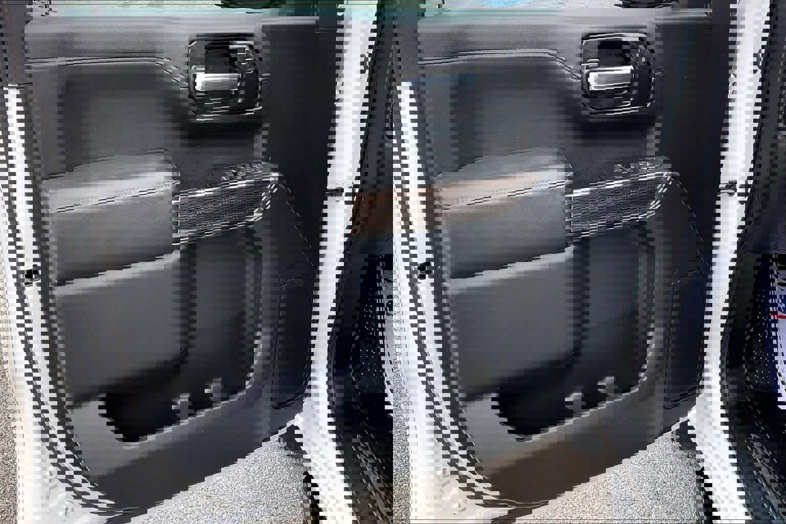 Used 2022 Chevrolet Silverado 1500 LT image 22