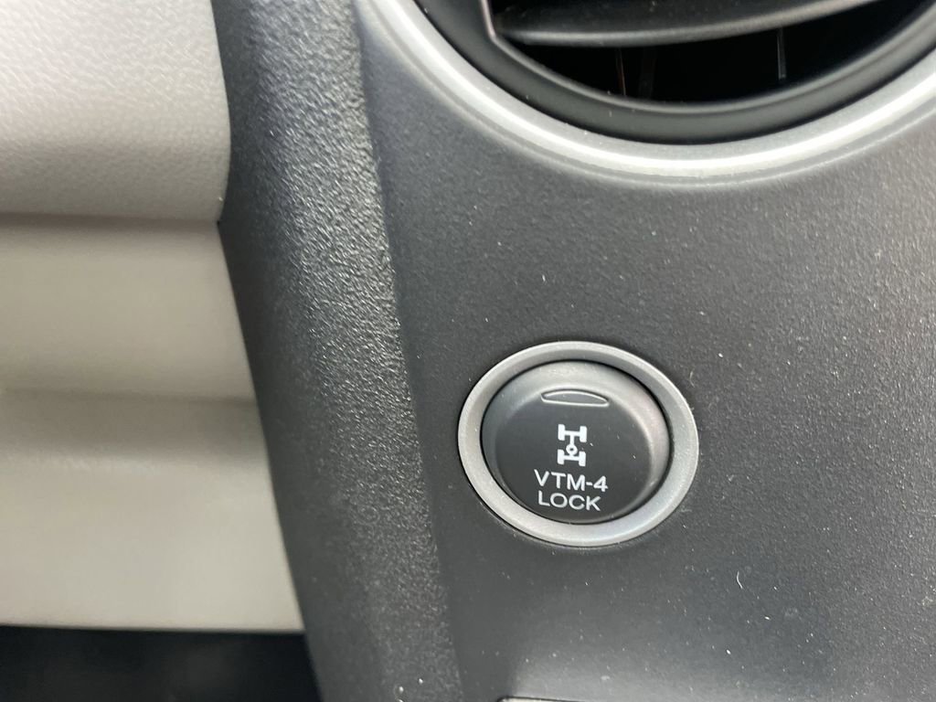 Used 2015 Honda Pilot Touring image 29