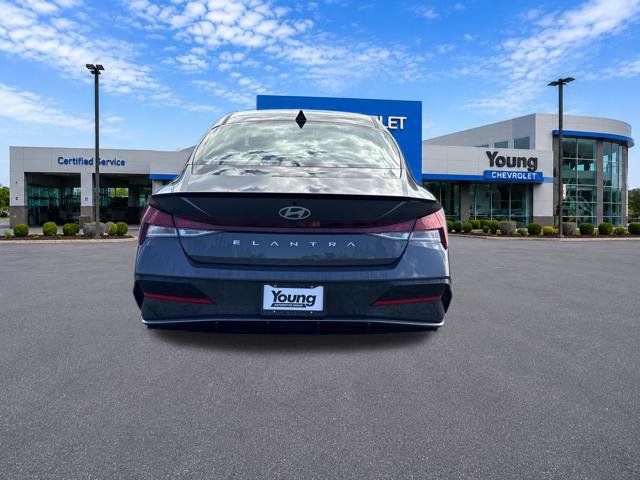 Used 2025 Hyundai Elantra Sport FWD image 6