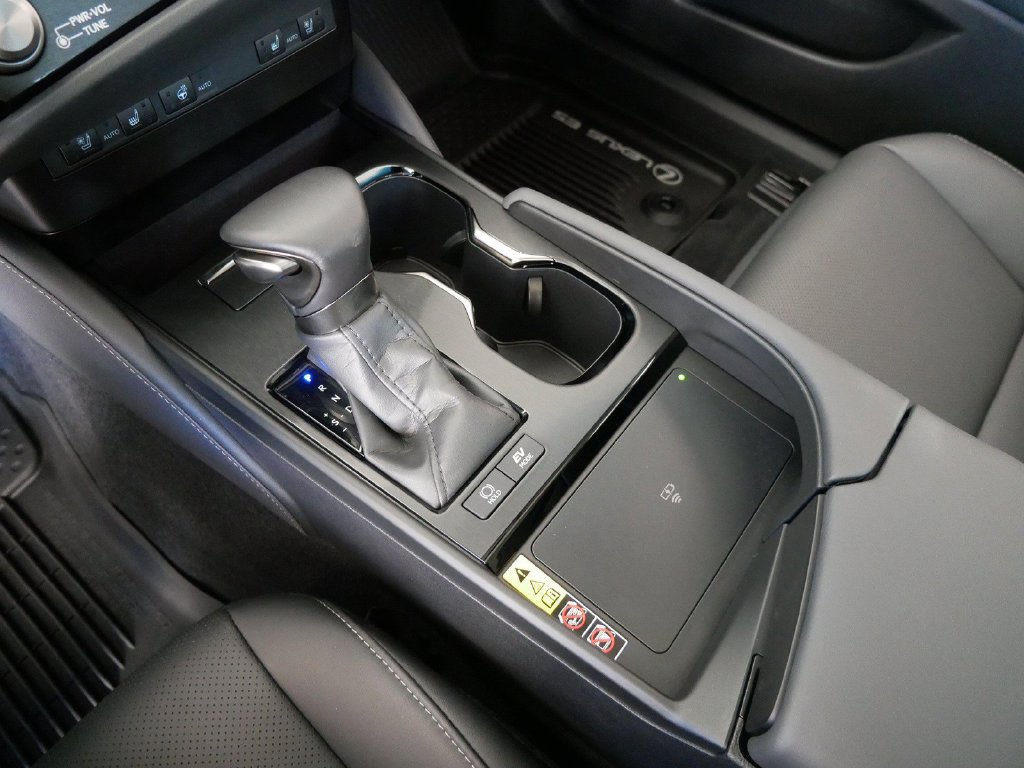Certified 2025 Lexus ES 300h w/ Premium Package FWD image 24