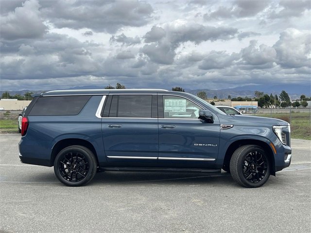 New 2026 GMC Yukon XL Denali image 2
