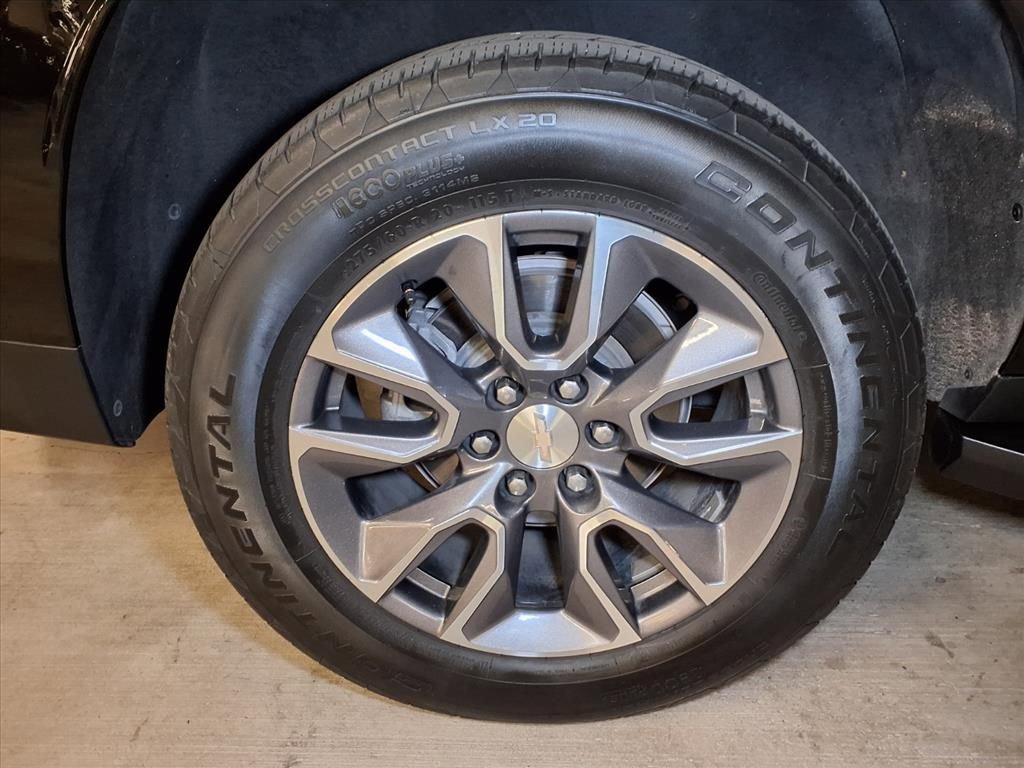 Used 2022 Chevrolet Suburban LT image 18