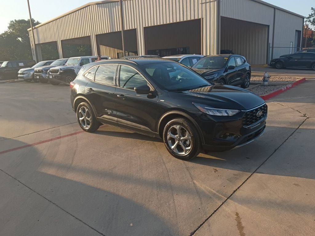 Used 2025 Ford Escape ST-Line AWD/4WD image 6