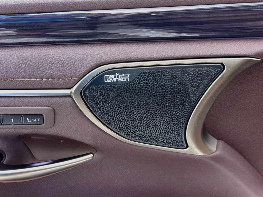 Used 2019 Lexus ES 350 Ultra Luxury w/ Accessory Package 2 FWD image 19