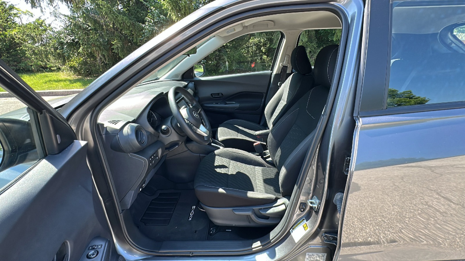 Certified 2021 Nissan Kicks S FWD image 11