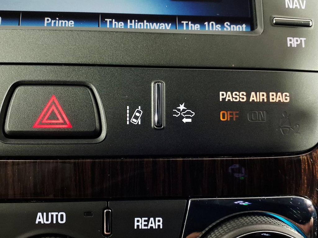 Used 2017 Chevrolet Traverse Premier FWD image 22