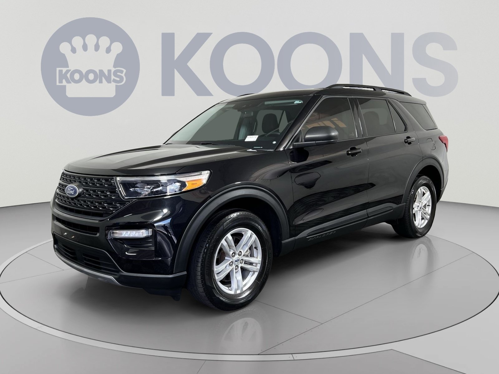 Certified 2022 Ford Explorer XLT w/ Equipment Group 202A AWD/4WD image 5