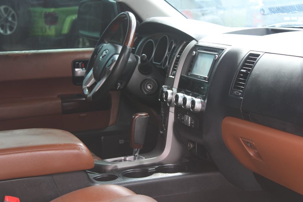 Used 2016 Toyota Sequoia Platinum RWD image 17