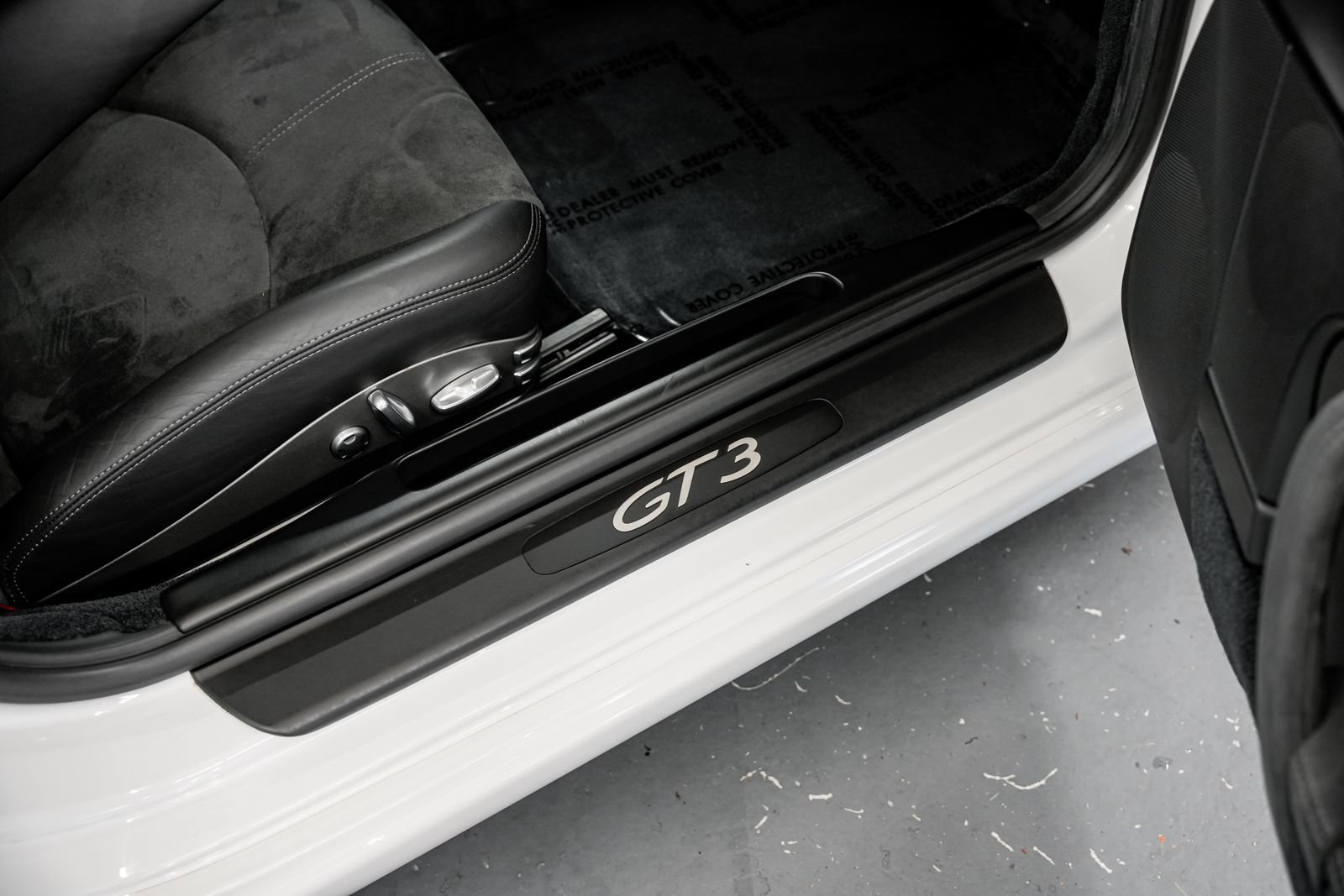 Used 2010 Porsche 911 GT3 RWD image 24