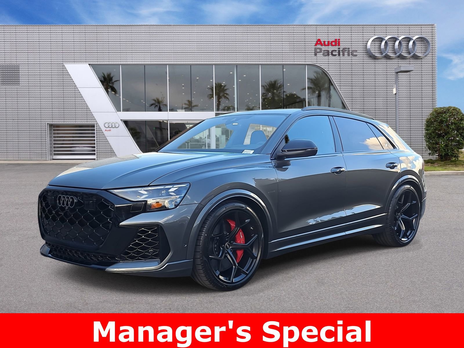 New 2025 Audi RS Q8 performance