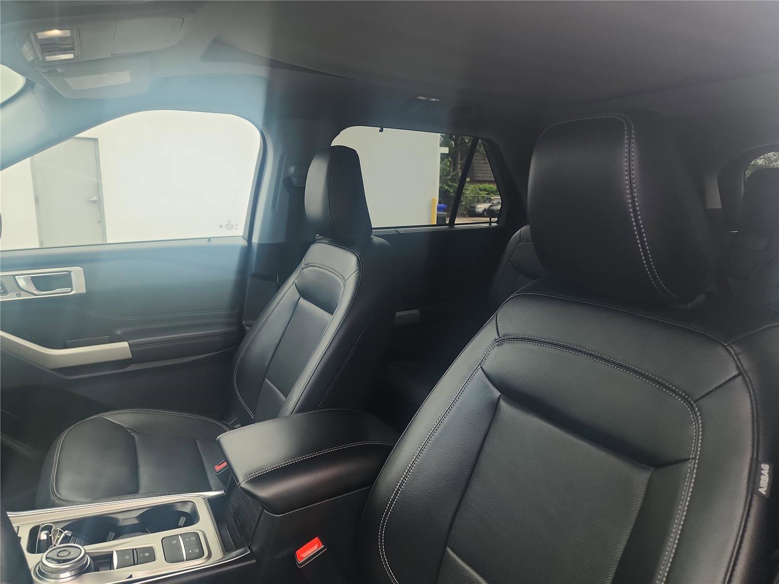Certified 2022 Ford Explorer Limited w/ Equipment Group 301A RWD image 18