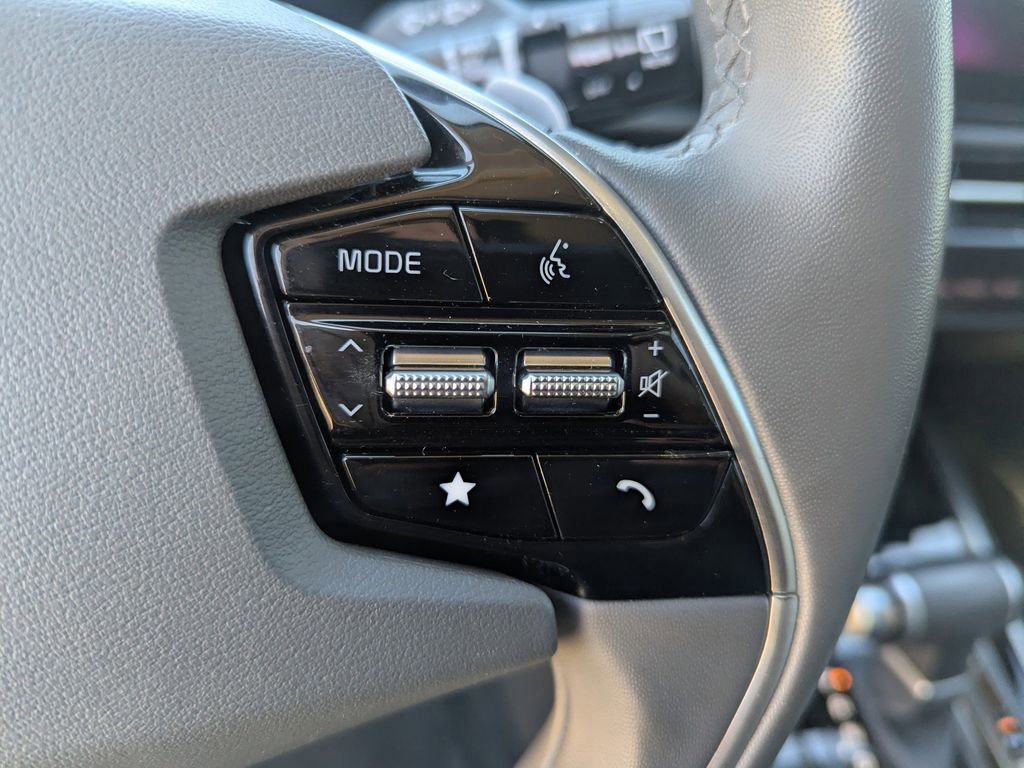 Used 2023 Kia Niro EX Touring image 26