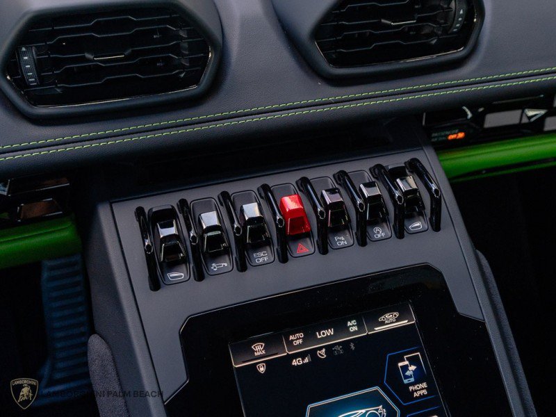 Used 2022 Lamborghini Huracan EVO RWD image 15