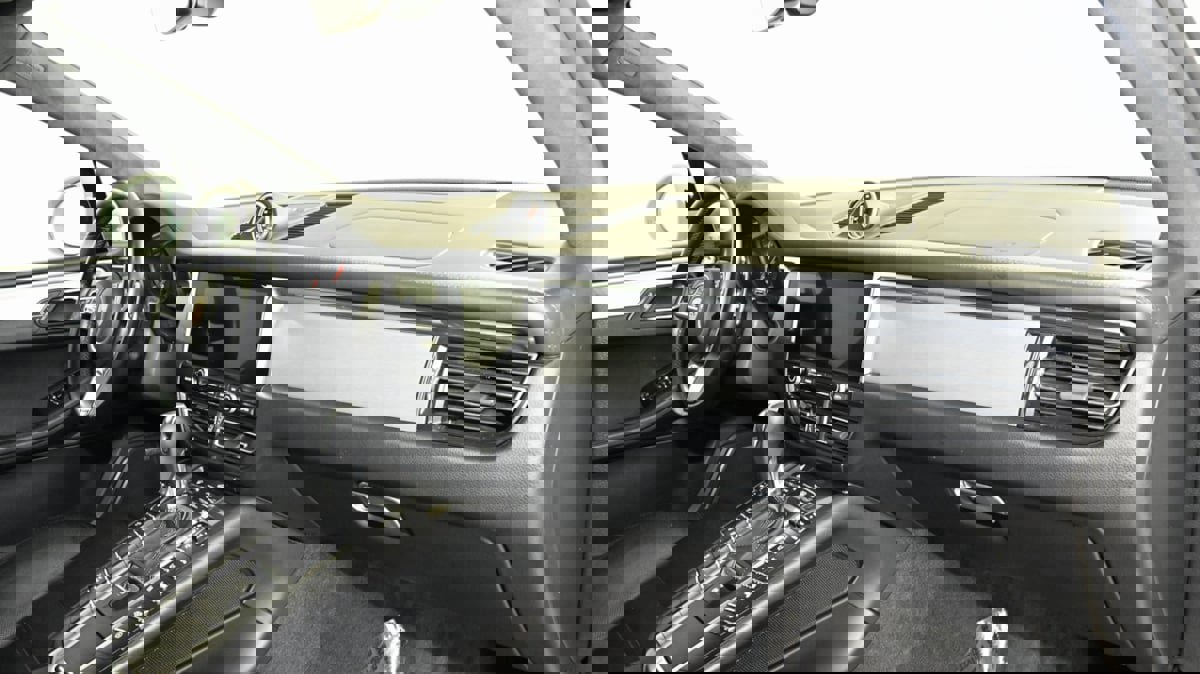 Used 2021 Porsche Macan Turbo w/ Premium Package Plus (PF0) image 38