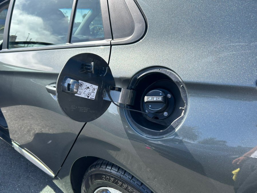 Used 2022 Hyundai Ioniq SE FWD image 48