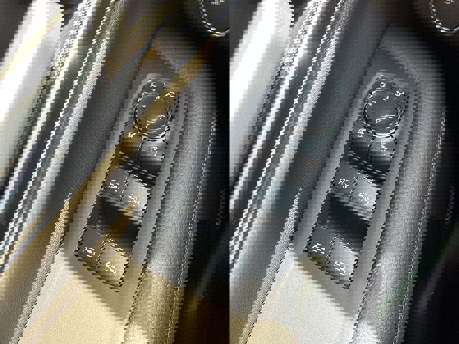 Used 2026 GMC Yukon Denali w/ Sun & Power Step Package AWD/4WD image 15