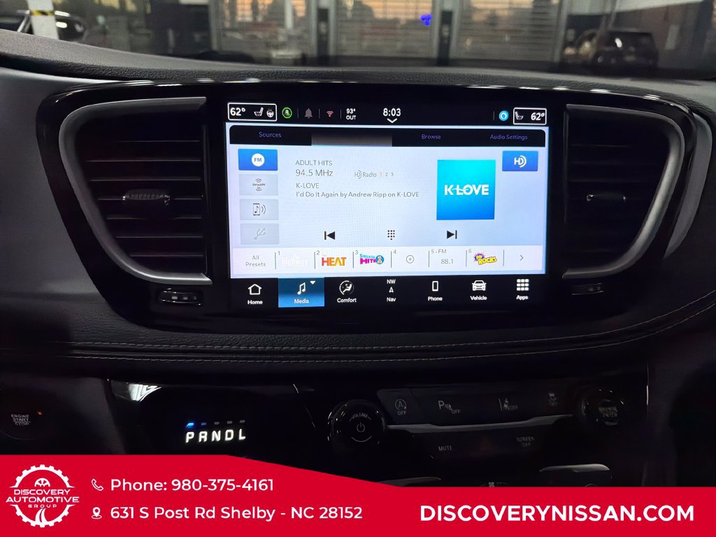Used 2025 Chrysler Pacifica Limited FWD image 17
