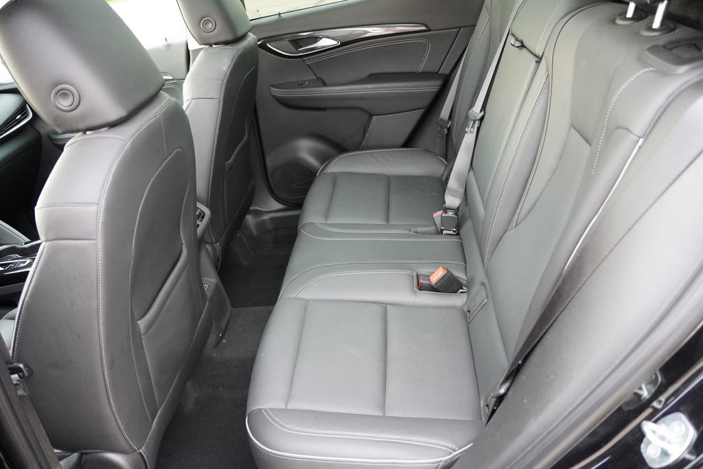 Certified 2021 Buick Envision Essence w/ Technology Package I AWD/4WD image 17