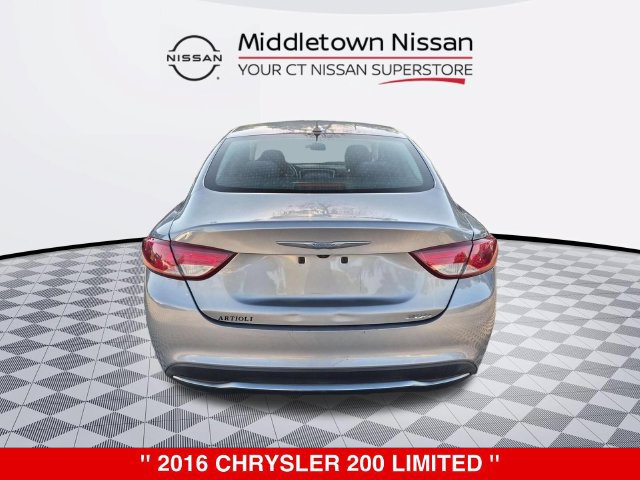 Used 2016 Chrysler 200 Limited w/ Anniversary Edition FWD image 4