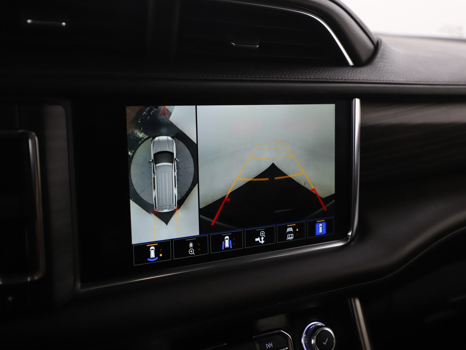 Used 2023 GMC Yukon XL Denali image 24