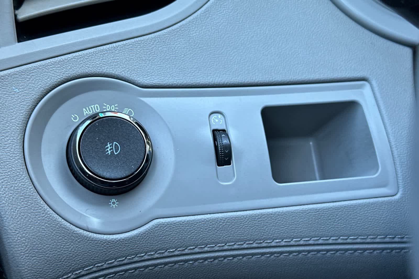 Used 2011 Buick LaCrosse CXL image 27