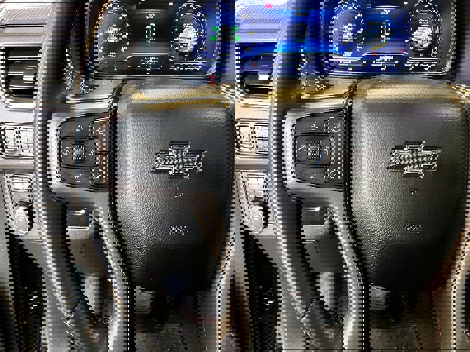 Used 2024 Chevrolet Suburban RST w/ Luxury Package image 24