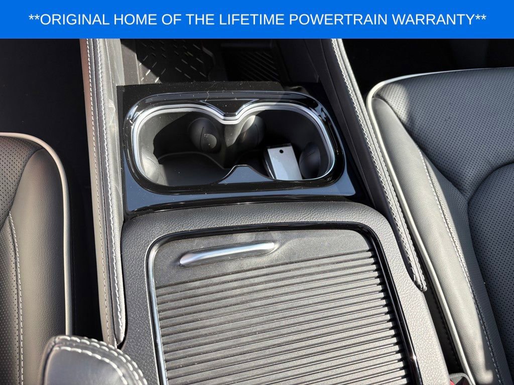 New 2027 Chrysler Pacifica Limited AWD/4WD image 18