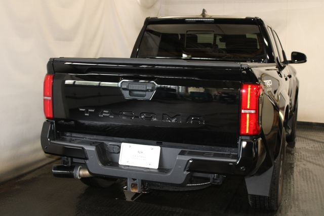 Used 2024 Toyota Tacoma TRD Sport w/ TRD Sport Upgrade Package AWD/4WD image 6