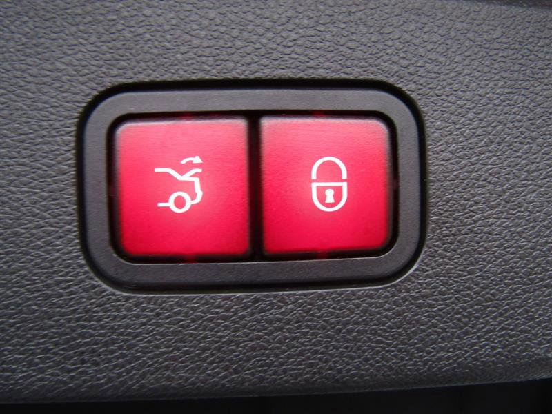 Used 2015 Mercedes-Benz E 350 Sedan w/ Premium 1 Package image 42