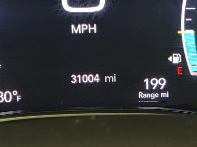 Used 2023 Chrysler Pacifica Limited AWD/4WD image 30