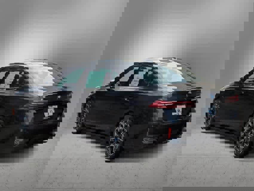 New 2025 BMW i5 xDrive40 w/ M Sport Package image 6