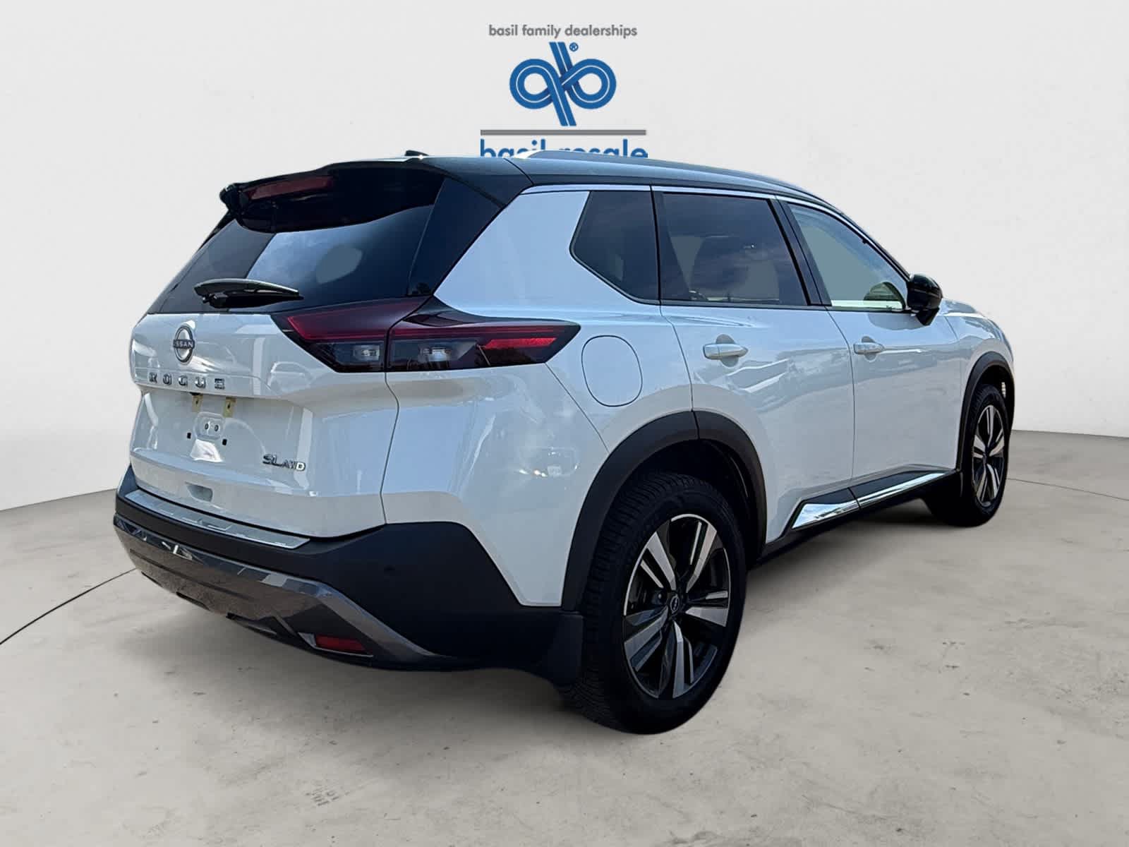 Used 2023 Nissan Rogue SL AWD/4WD image 6