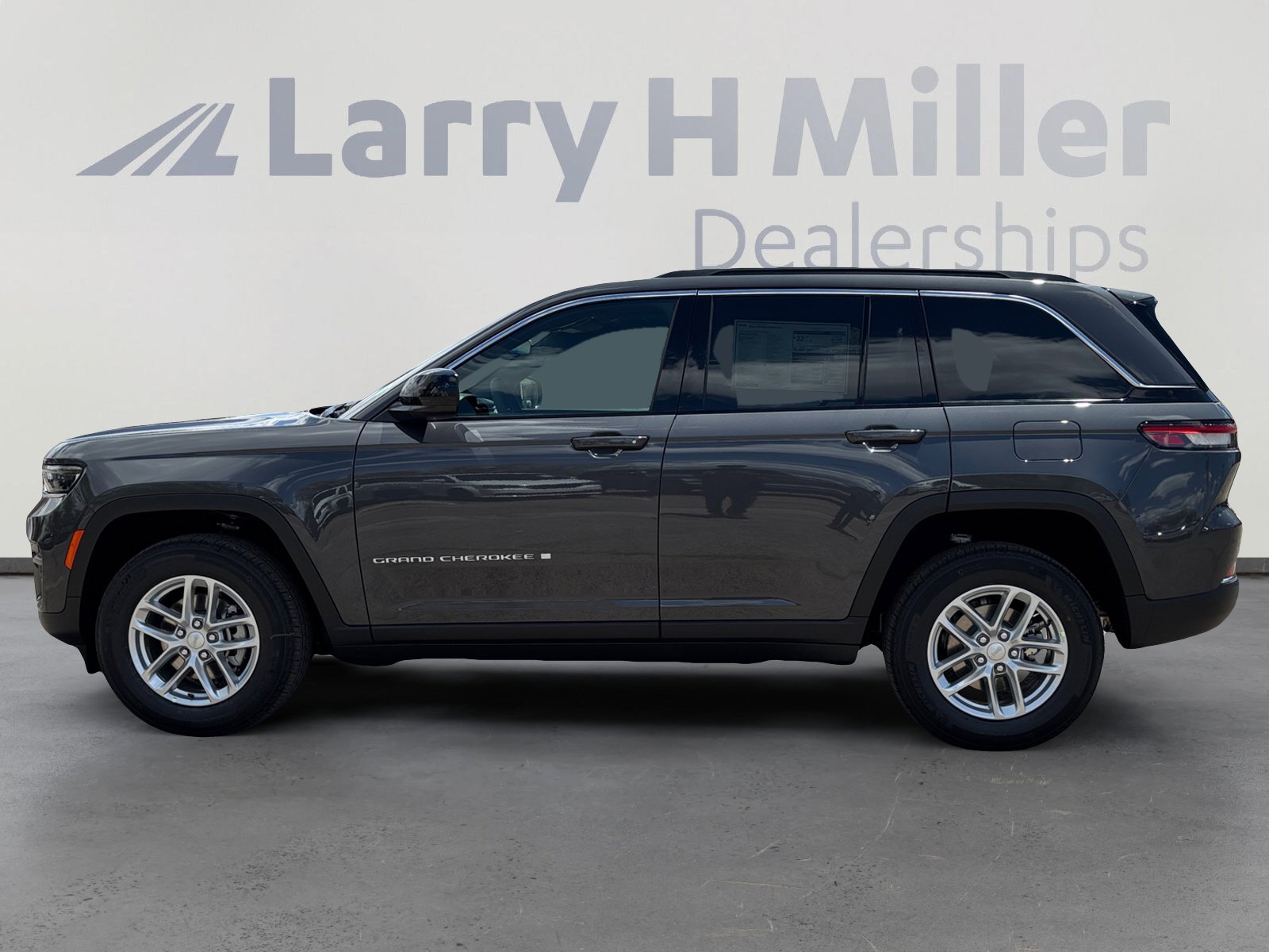 New 2025 Jeep Grand Cherokee Laredo X w/ Trailer Tow Package image 2