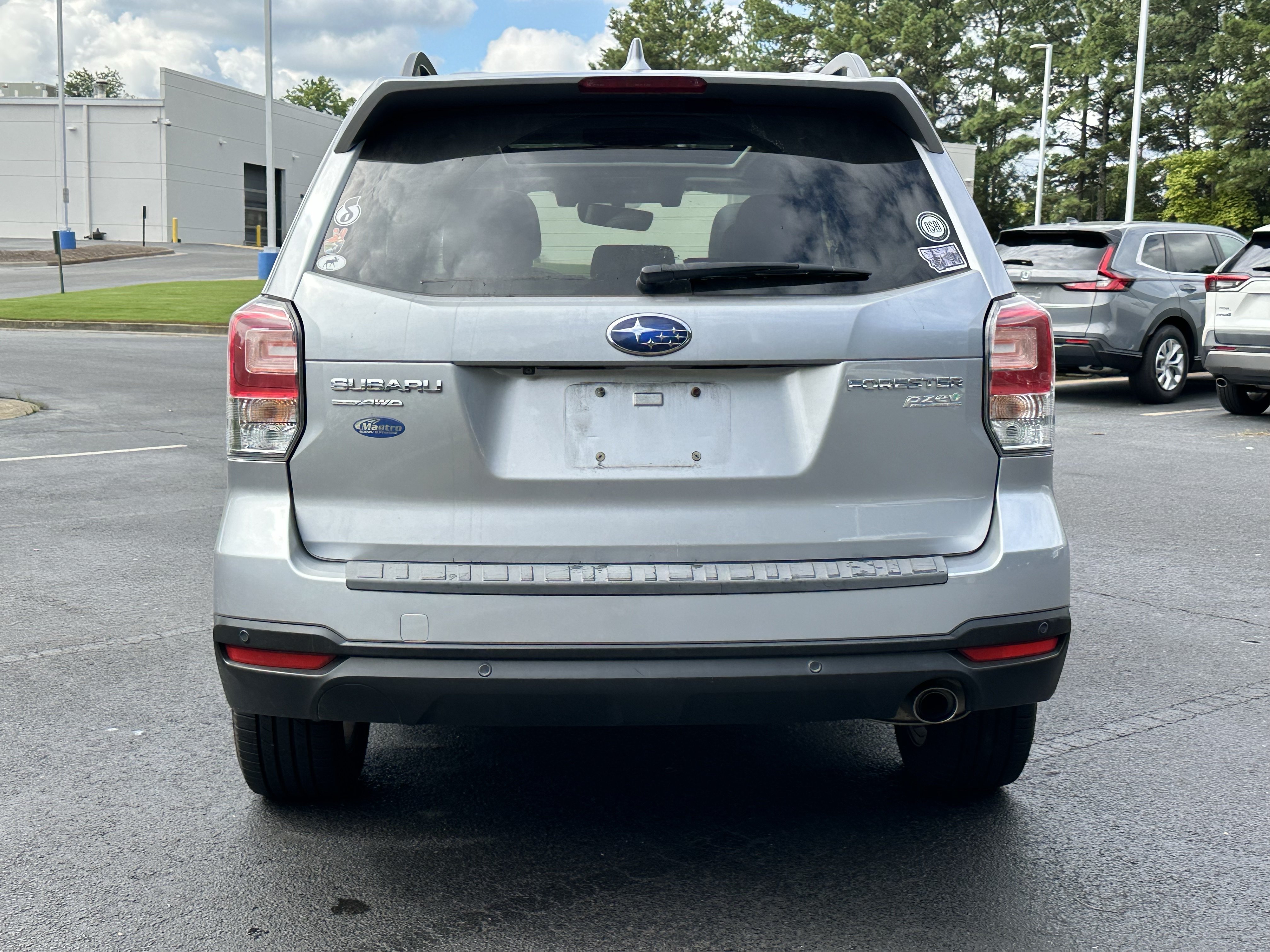 Used 2017 Subaru Forester 2.5i Touring AWD/4WD image 12