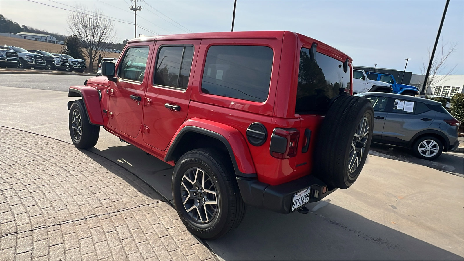 Used 2025 Jeep Wrangler Sahara image 10