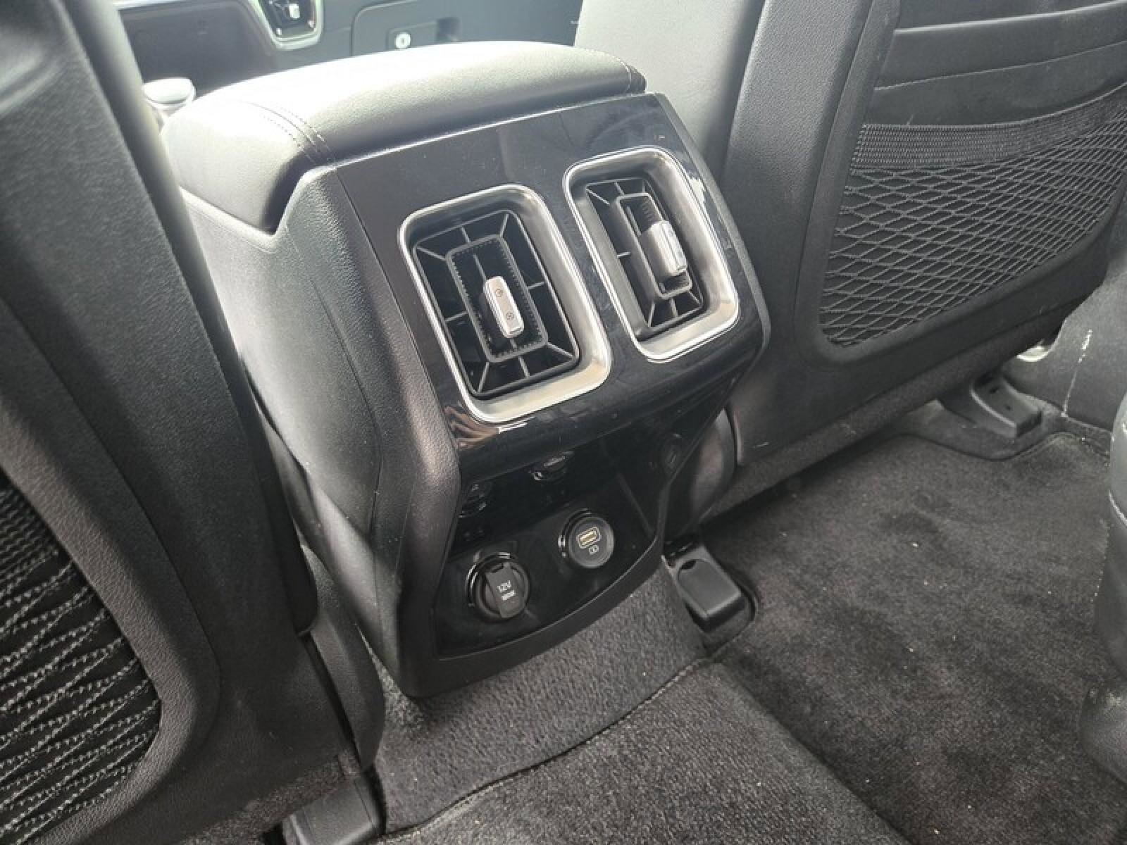 Used 2023 Kia Sorento SX image 28