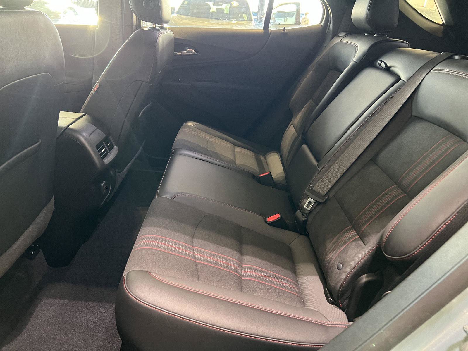 Used 2022 Chevrolet Equinox RS AWD/4WD image 30