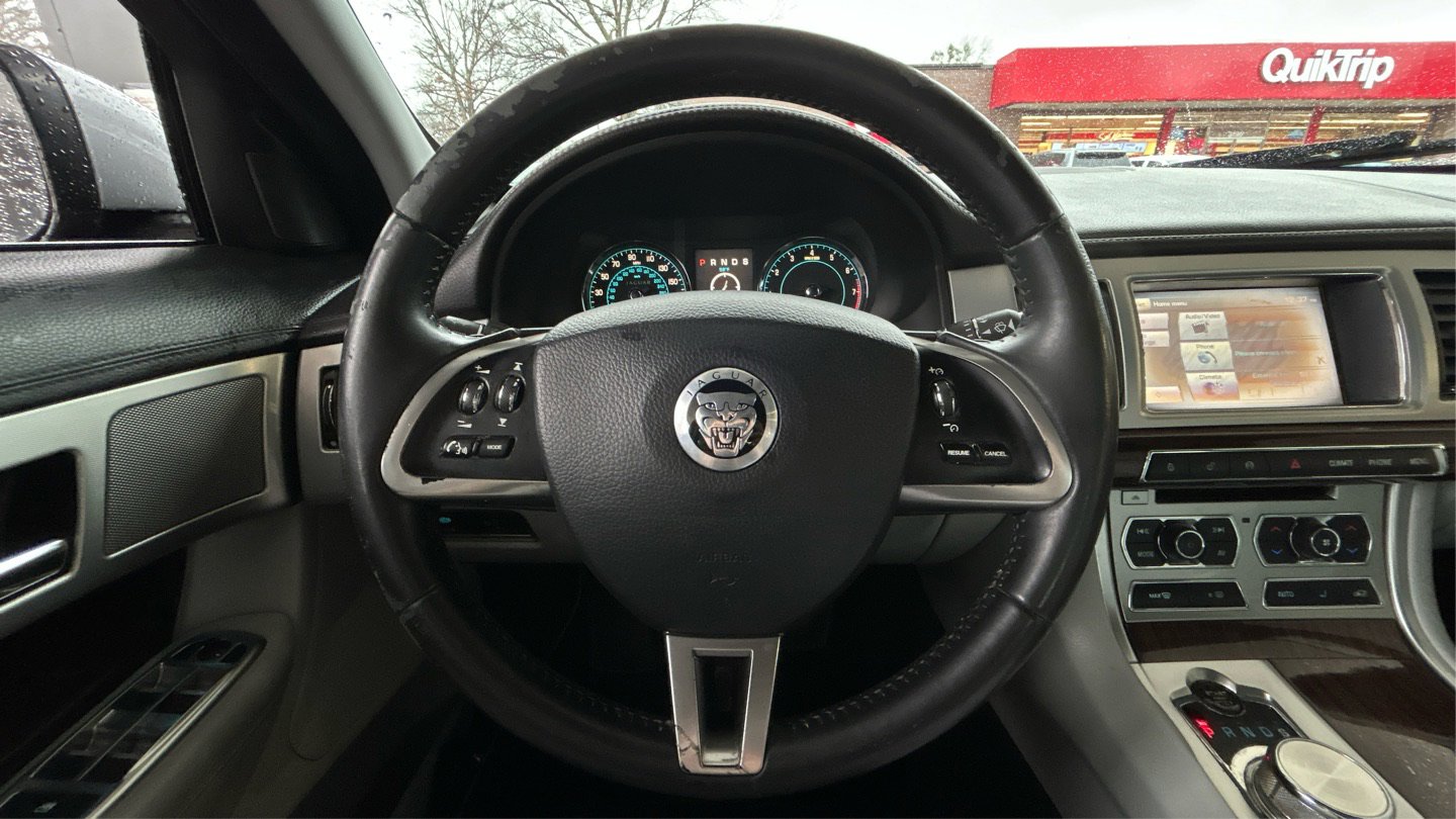 Used 2013 Jaguar XF 3.0 image 25