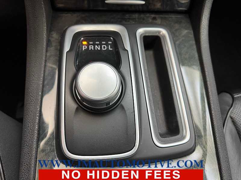 Used 2019 Chrysler 300 Limited image 32