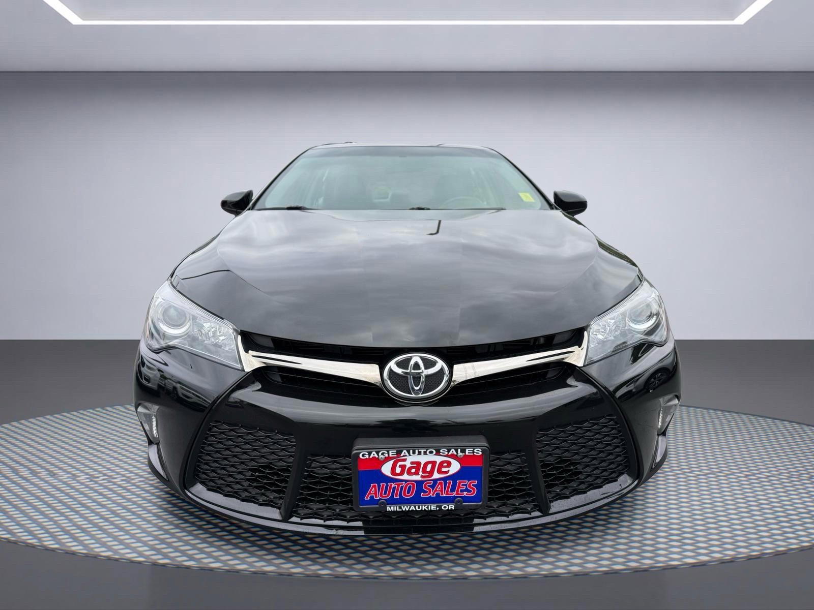 Used 2017 Toyota Camry SE FWD image 11