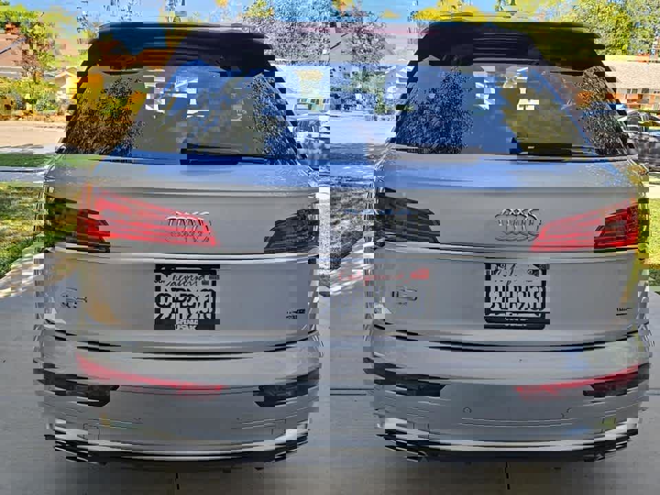 Used 2022 Audi Q5 2.0T Premium w/ Convenience Package image 4