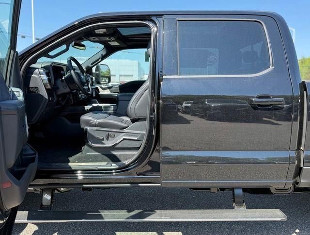 New 2026 Ford F250 Platinum w/ FX4 Off-Road Package AWD/4WD image 12