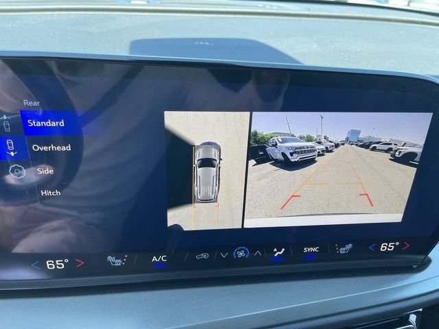 New 2026 Chevrolet Traverse LT w/ Driver Confidence Package AWD/4WD image 17