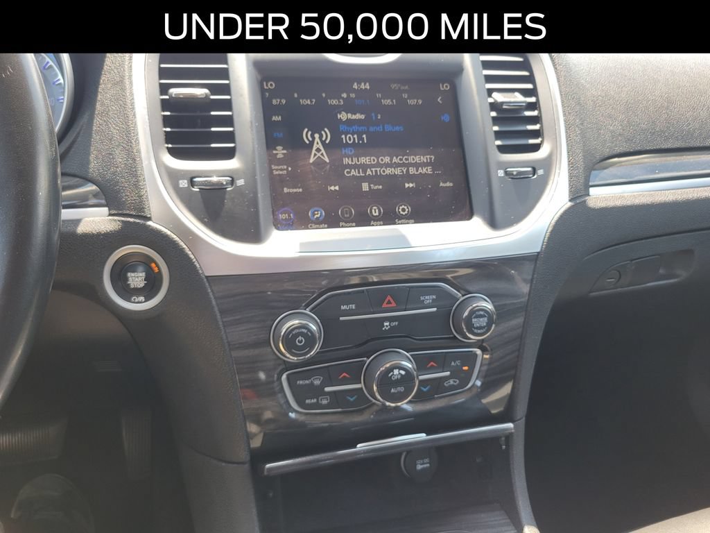 Used 2021 Chrysler 300 Touring RWD image 26